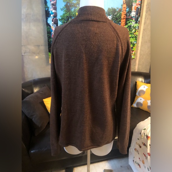 Vintage Woolrich 1/2 zip sweater.  Size XL.  Excellent condition. - Picture 4 of 6